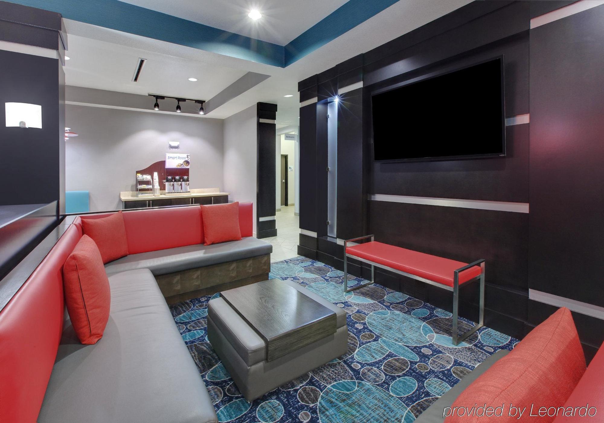 La Quinta & By Wyndham Northlake Ft. Worth Hotel