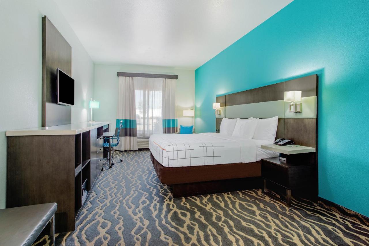 Hotel La Quinta & By Wyndham Northlake Ft. Worth