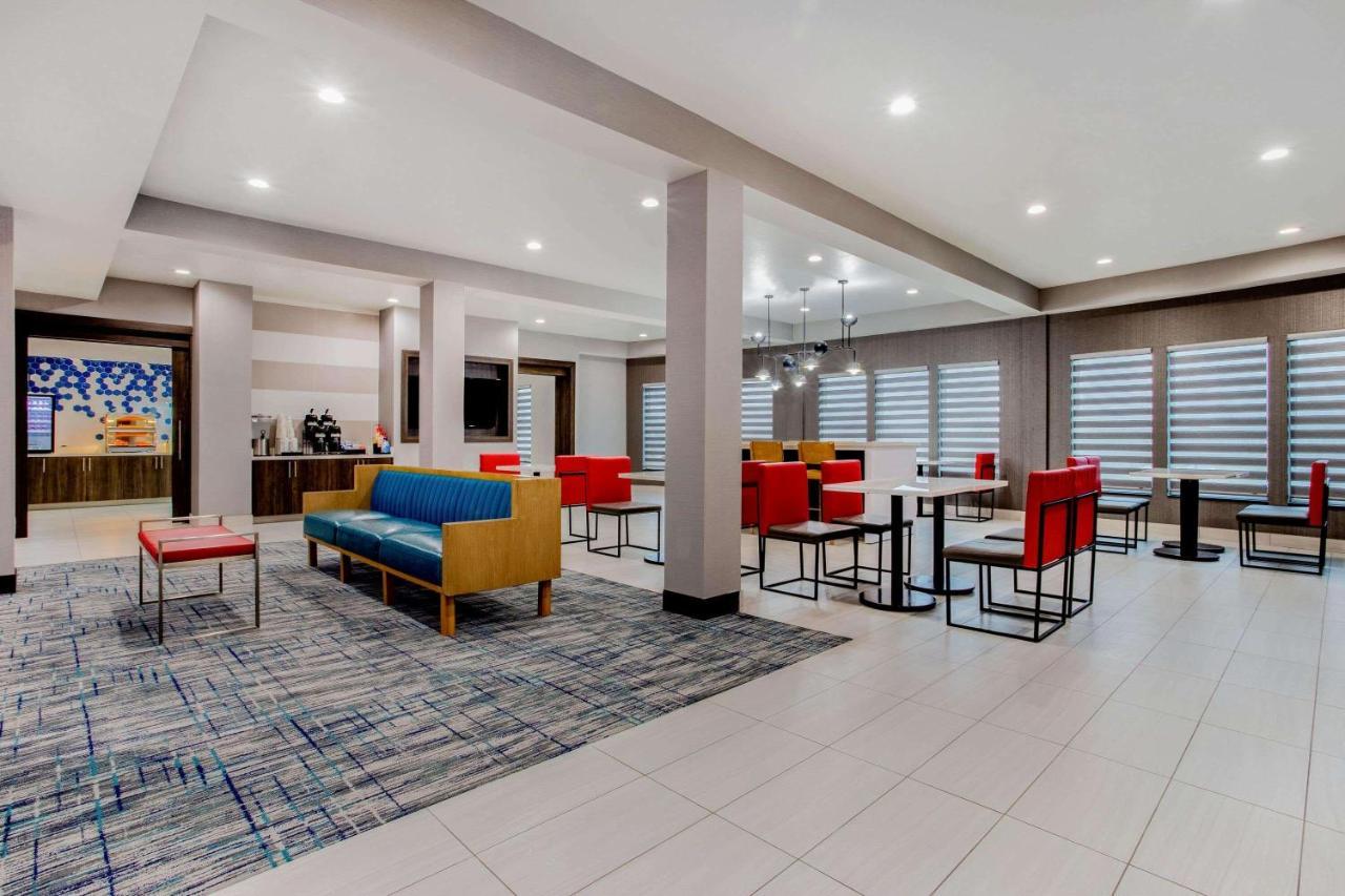 Hotel La Quinta & By Wyndham Northlake Ft. Worth Elizabethtown