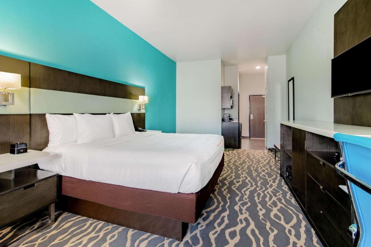 La Quinta & By Wyndham Northlake Ft. Worth Elizabethtown