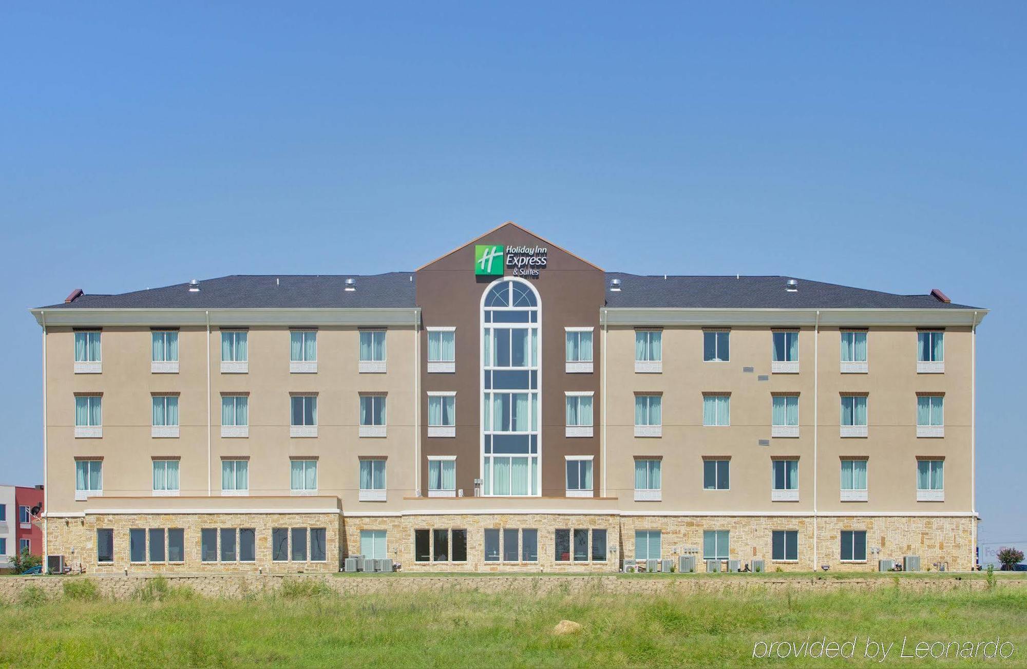 Hotel La Quinta & By Wyndham Northlake Ft. Worth Elizabethtown