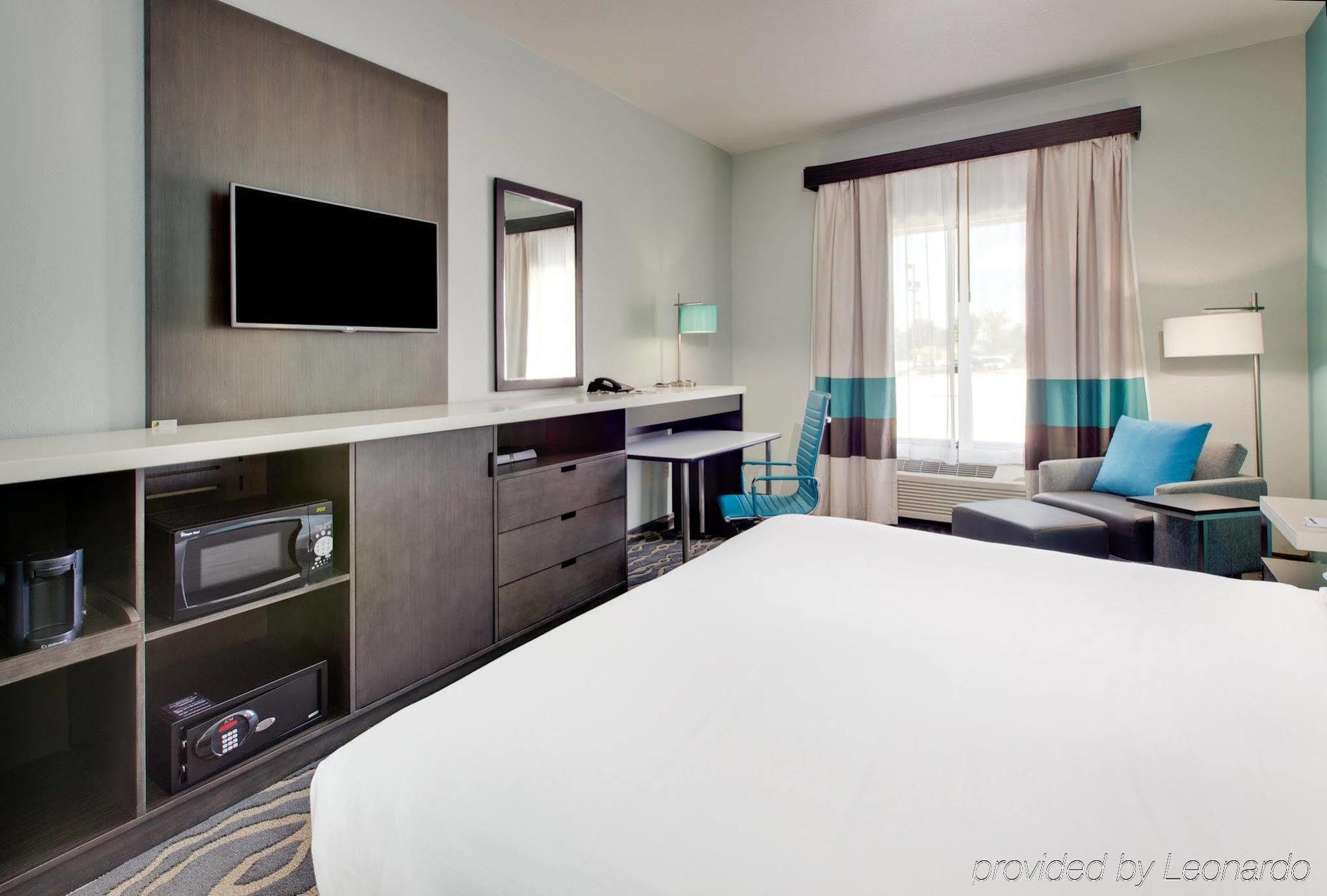 La Quinta & By Wyndham Northlake Ft. Worth Elizabethtown