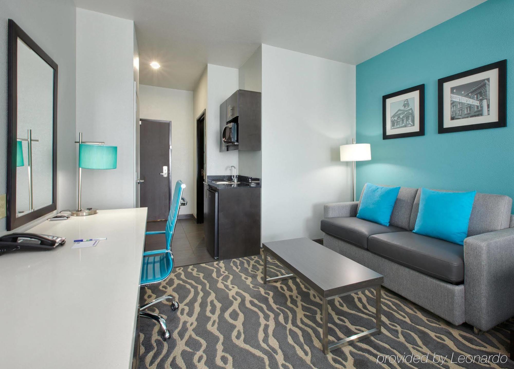 La Quinta & By Wyndham Northlake Ft. Worth Hotel