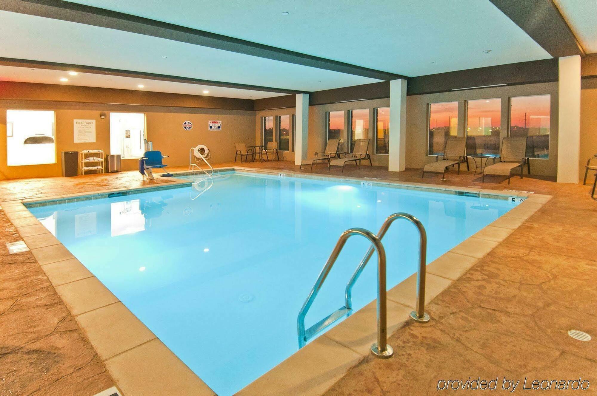 Hotel La Quinta & By Wyndham Northlake Ft. Worth Elizabethtown